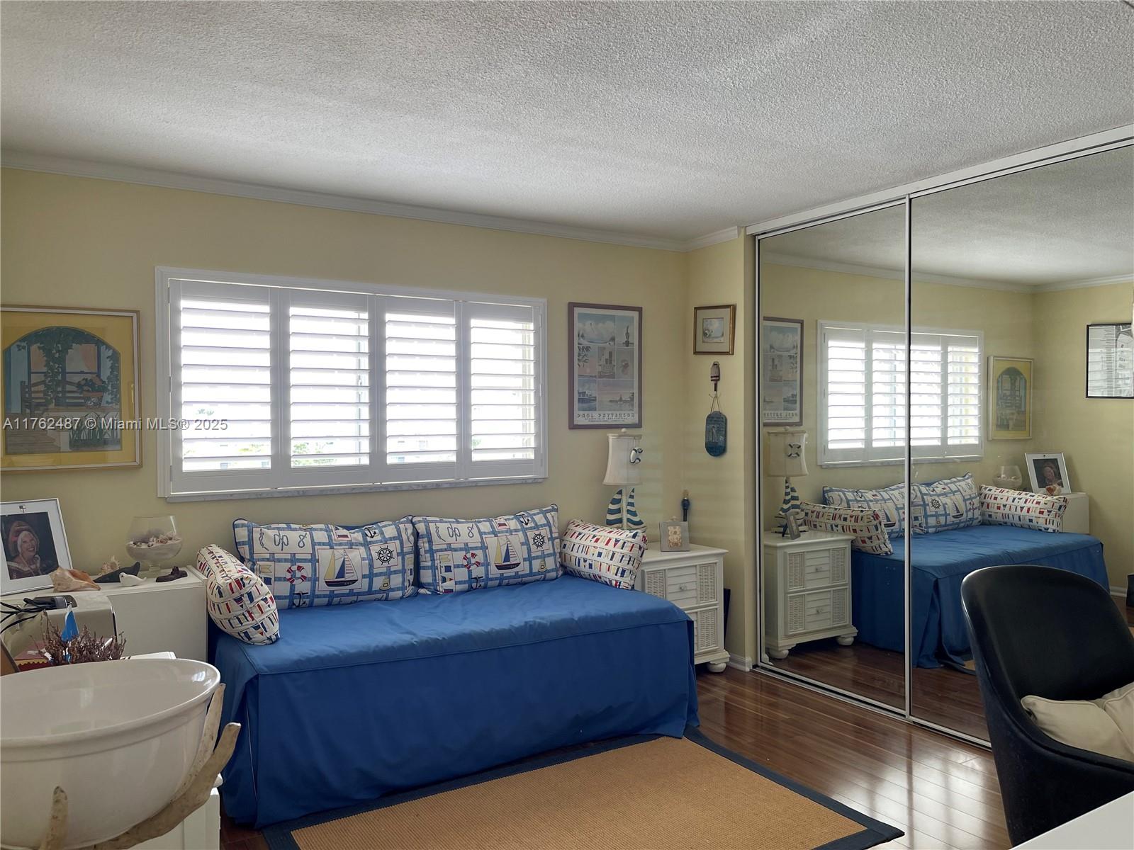 LAKE HARBOUR TOWERS CONDO - Residential
