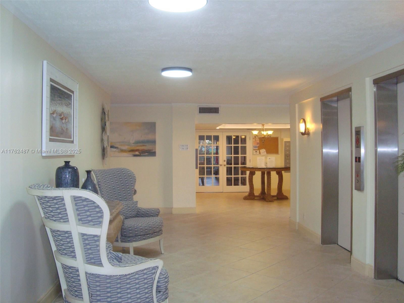 LAKE HARBOUR TOWERS CONDO - Residential