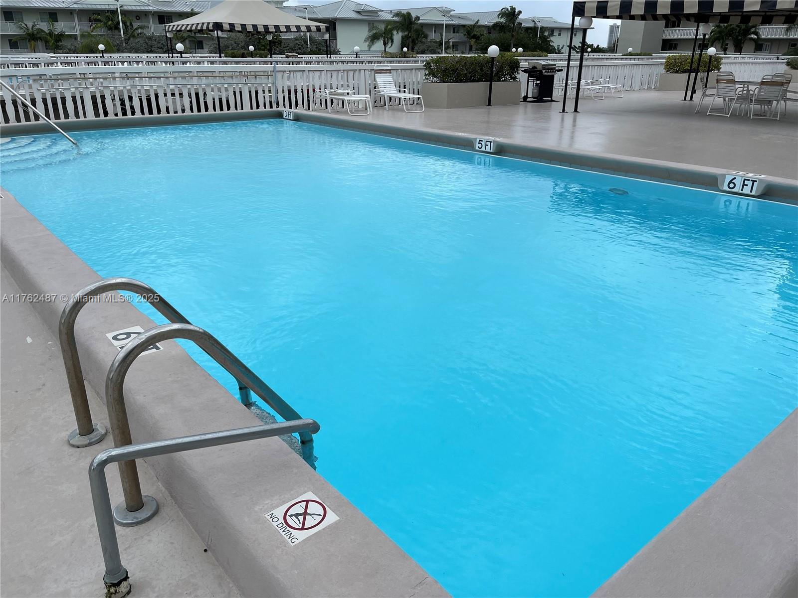 LAKE HARBOUR TOWERS CONDO - Residential