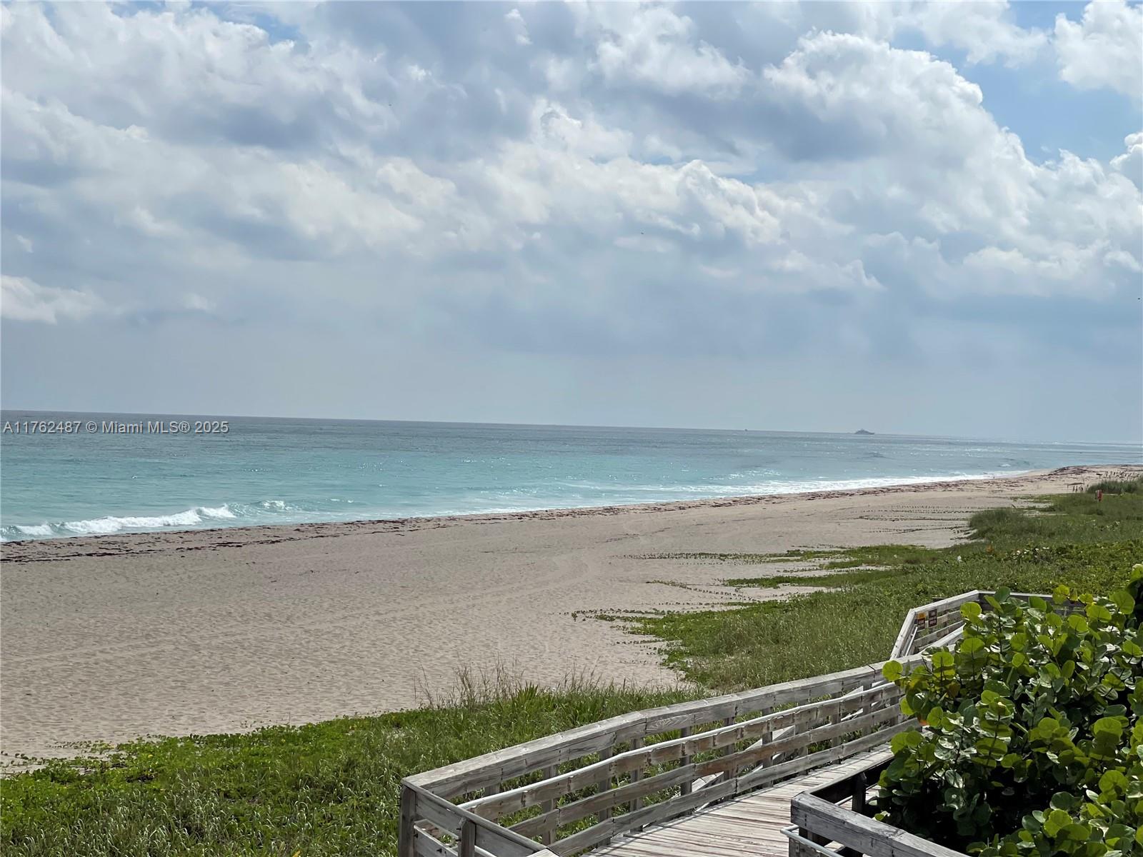 LAKE HARBOUR TOWERS CONDO - Residential