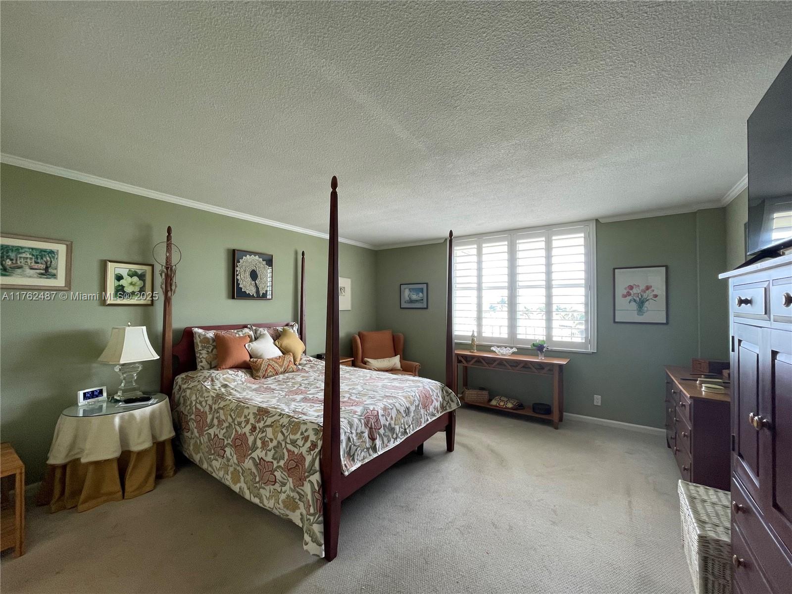 LAKE HARBOUR TOWERS CONDO - Residential