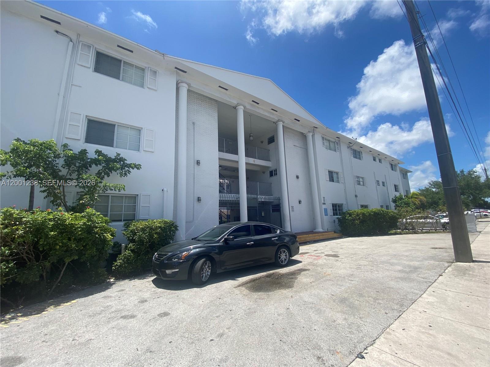 THE WHITE HOUSE CONDO - Residential Lease