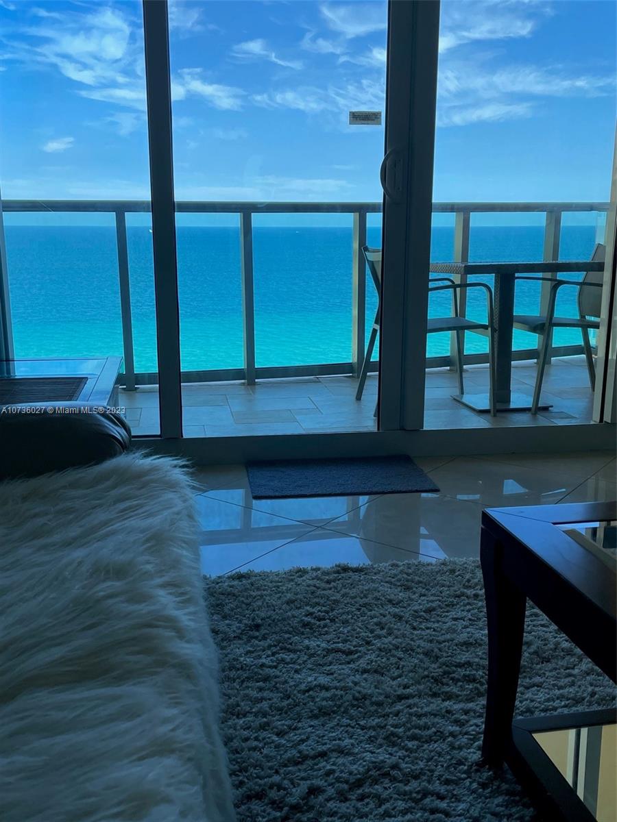 THE Wave Condo - Residential Lease