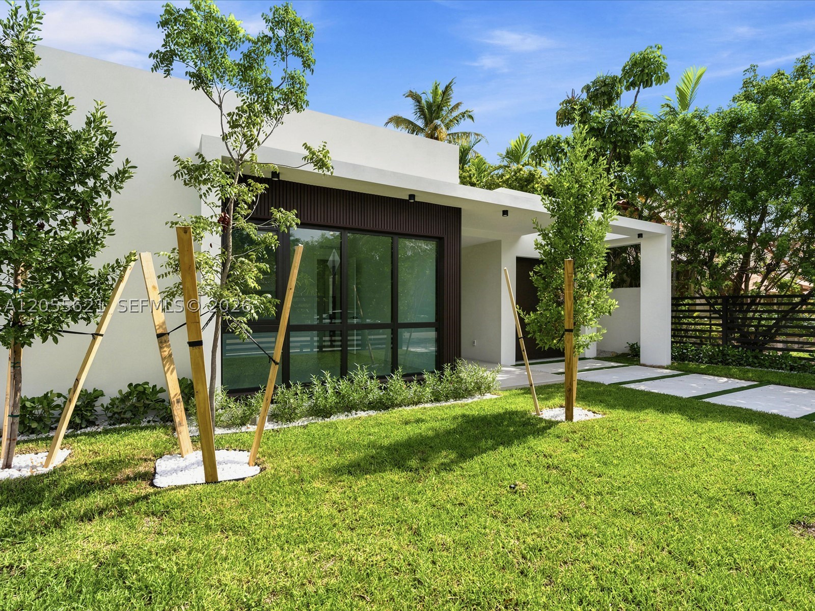 1621 SW 11th Ter