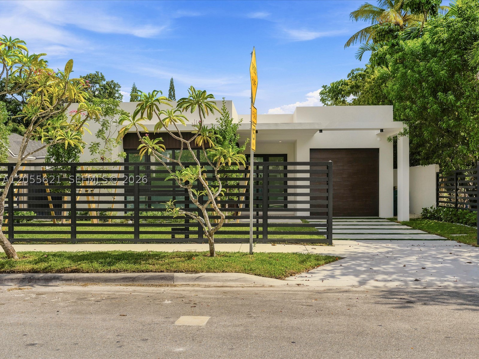1621 SW 11th Ter