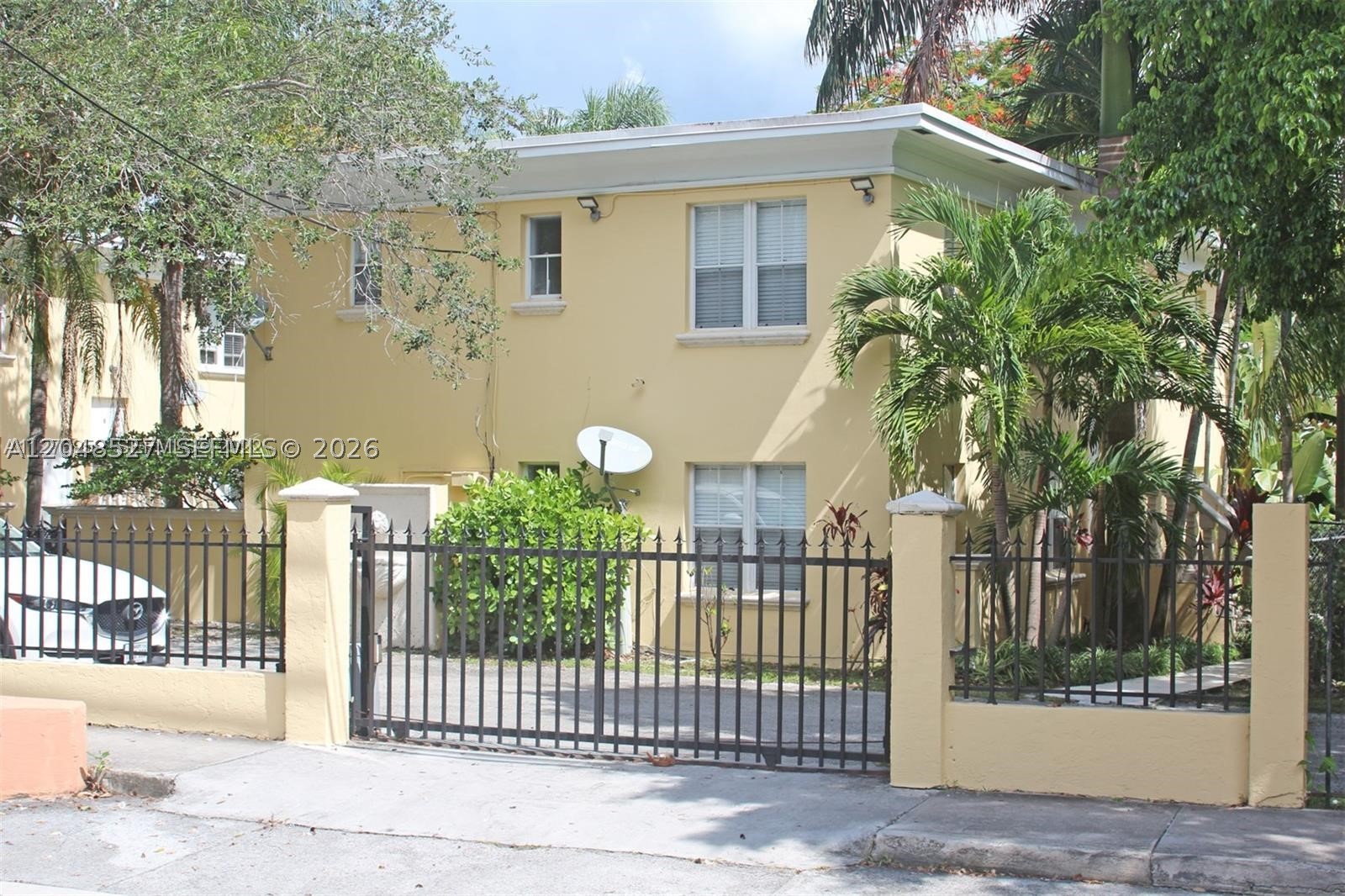 Photo 1 of 24 — 3395 Franklin Ave D, Miami, FL 33133