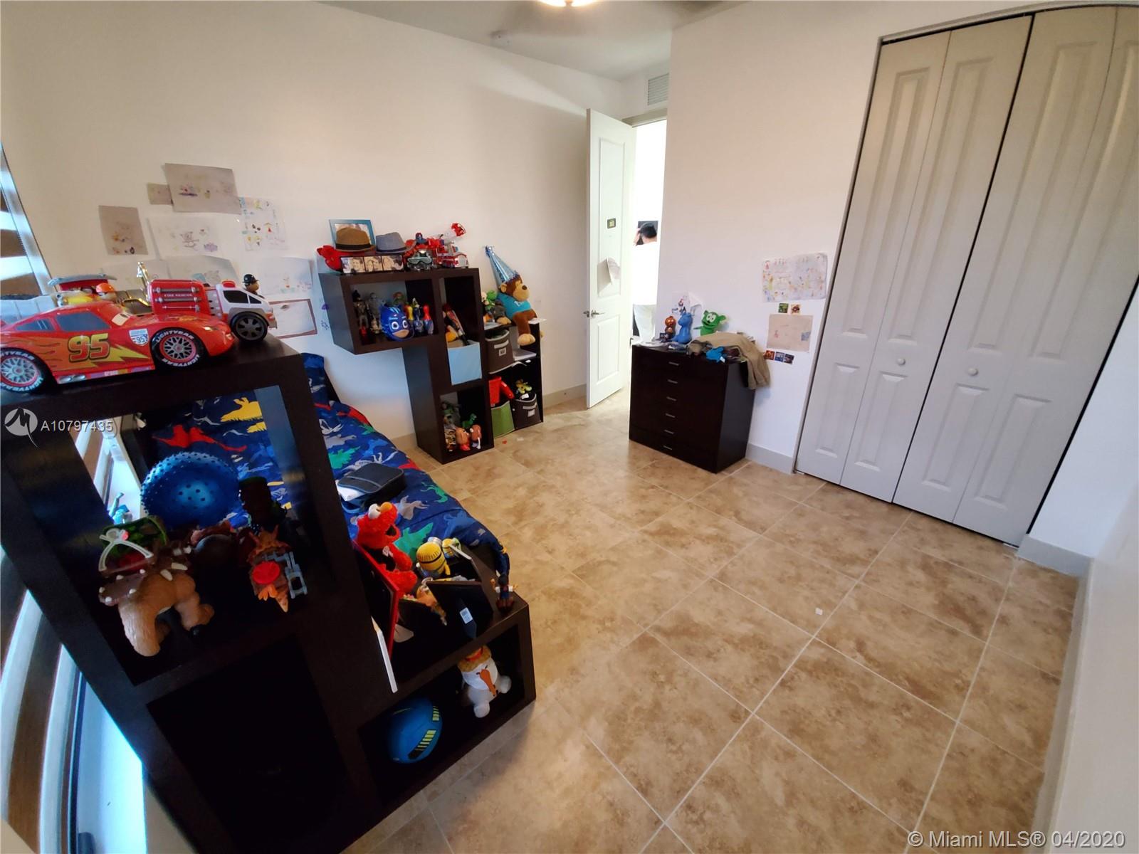 PALM RIDGE GARDENS - Residential