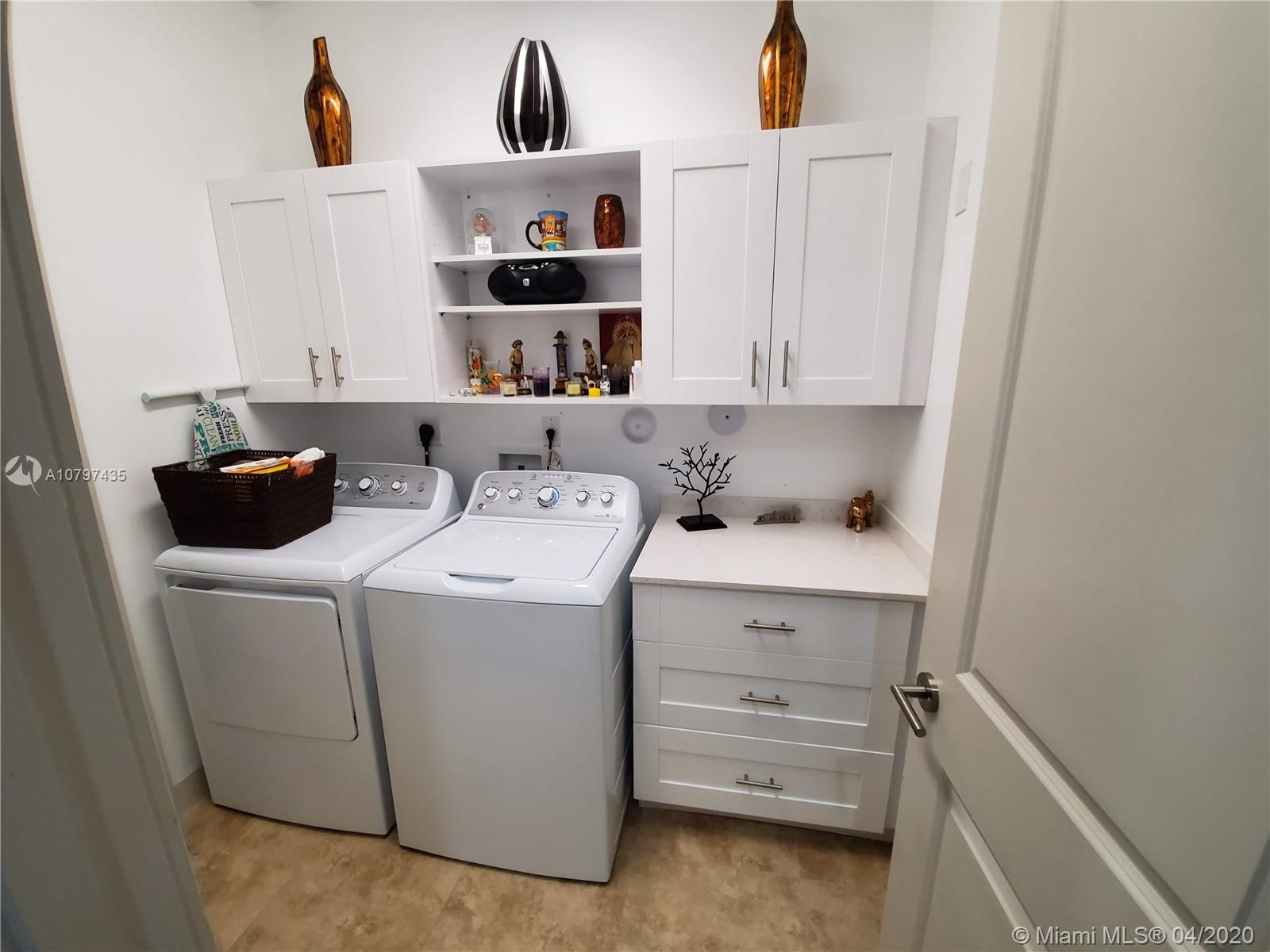 PALM RIDGE GARDENS - Residential