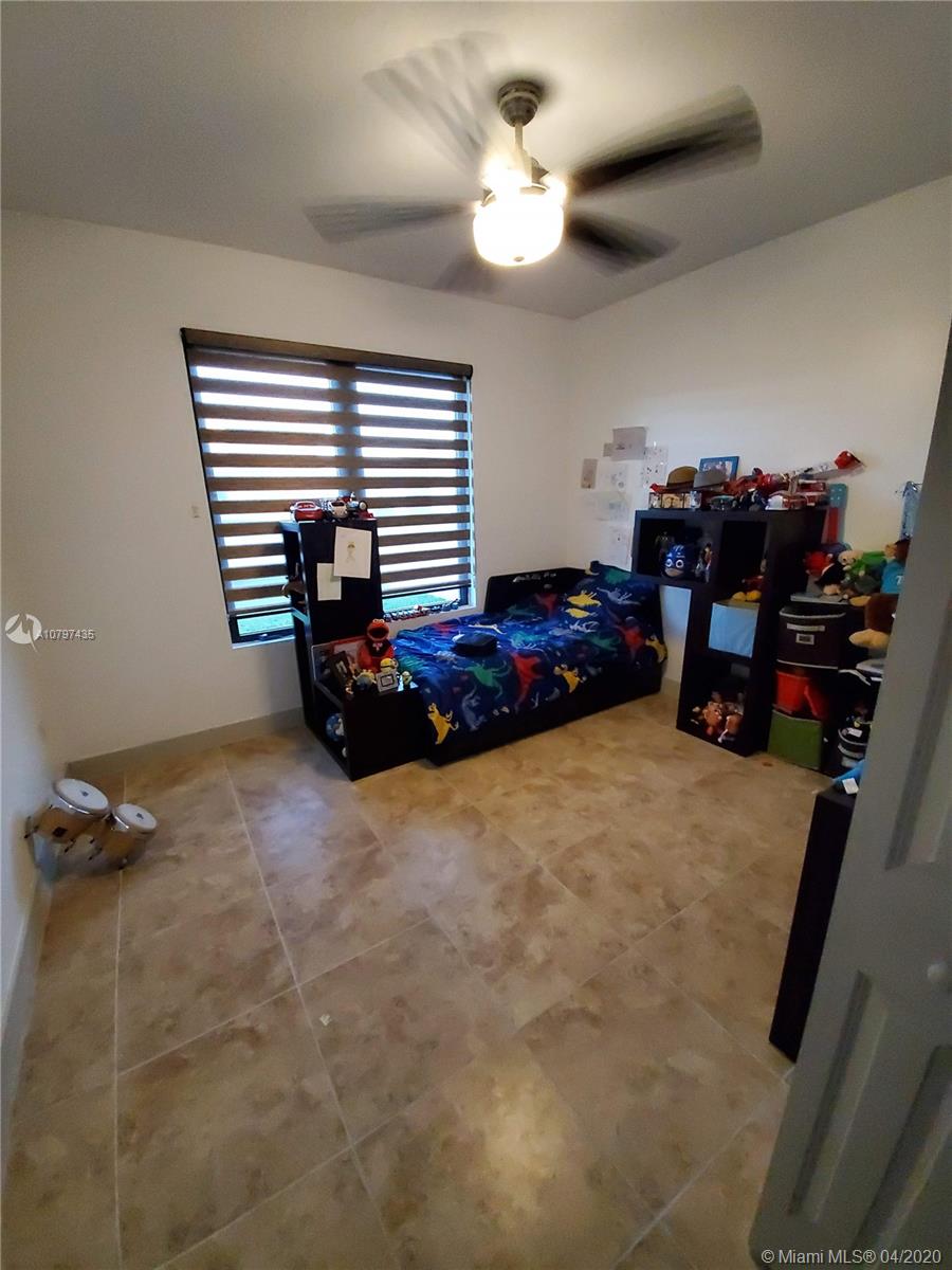 PALM RIDGE GARDENS - Residential