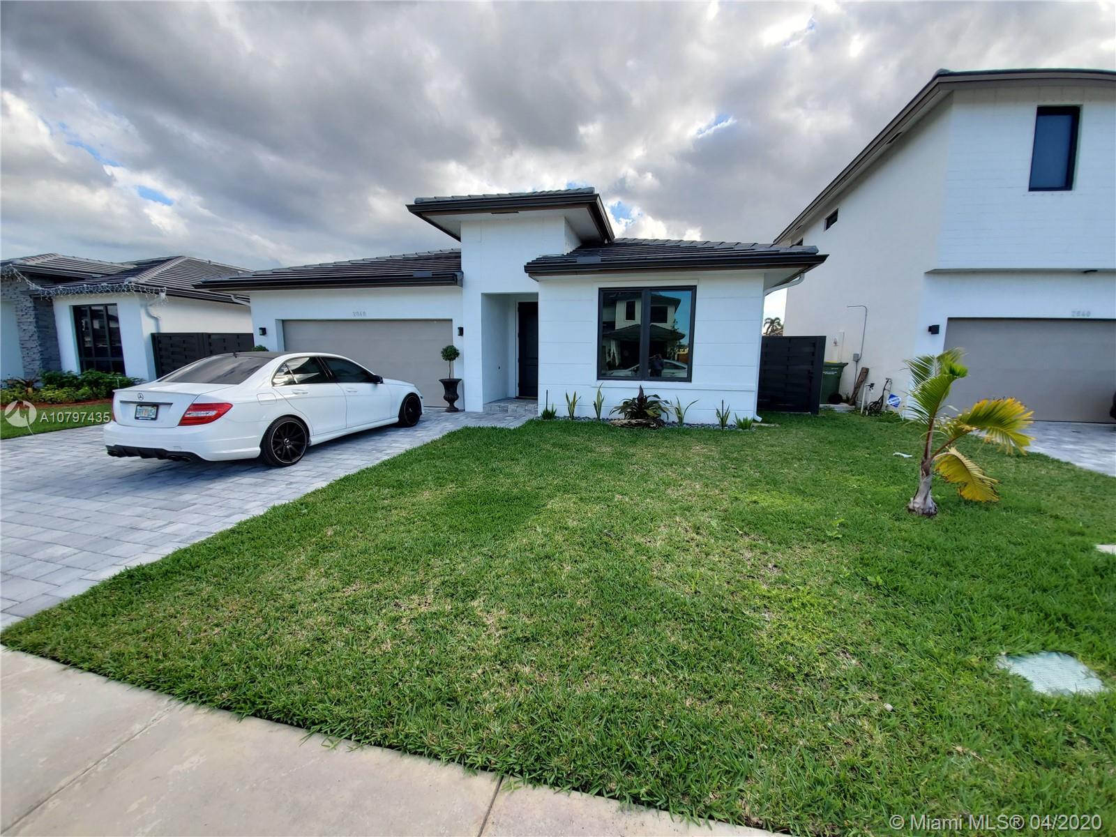 PALM RIDGE GARDENS - Residential