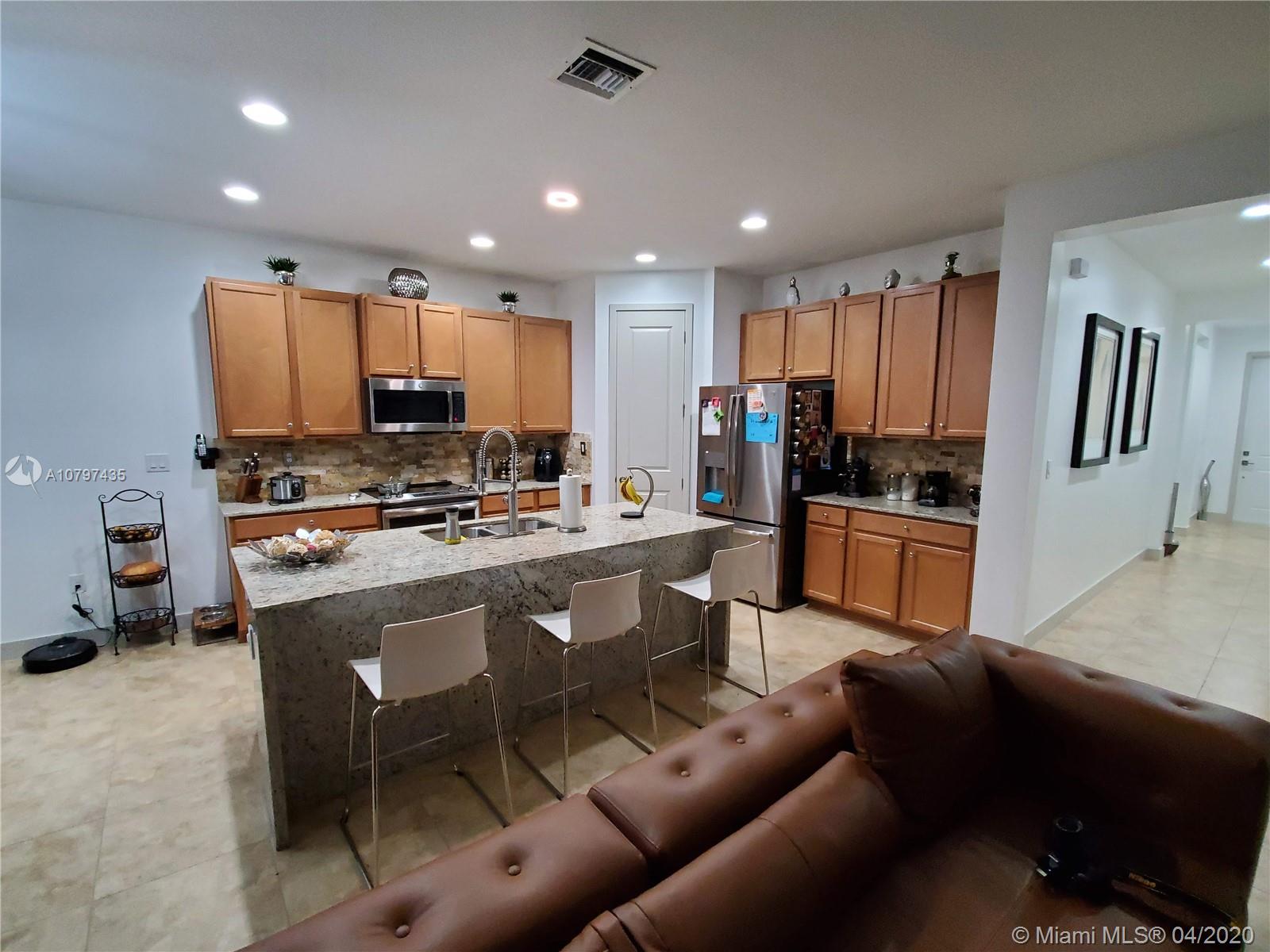 PALM RIDGE GARDENS - Residential
