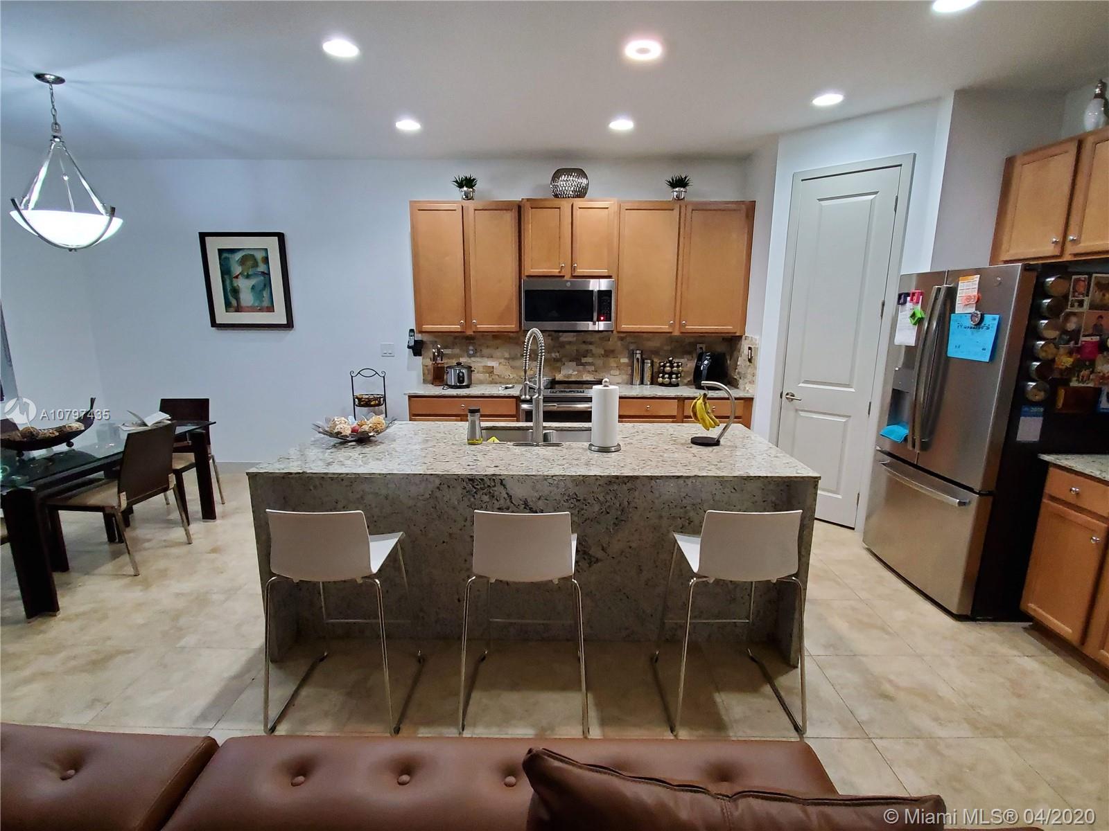 PALM RIDGE GARDENS - Residential