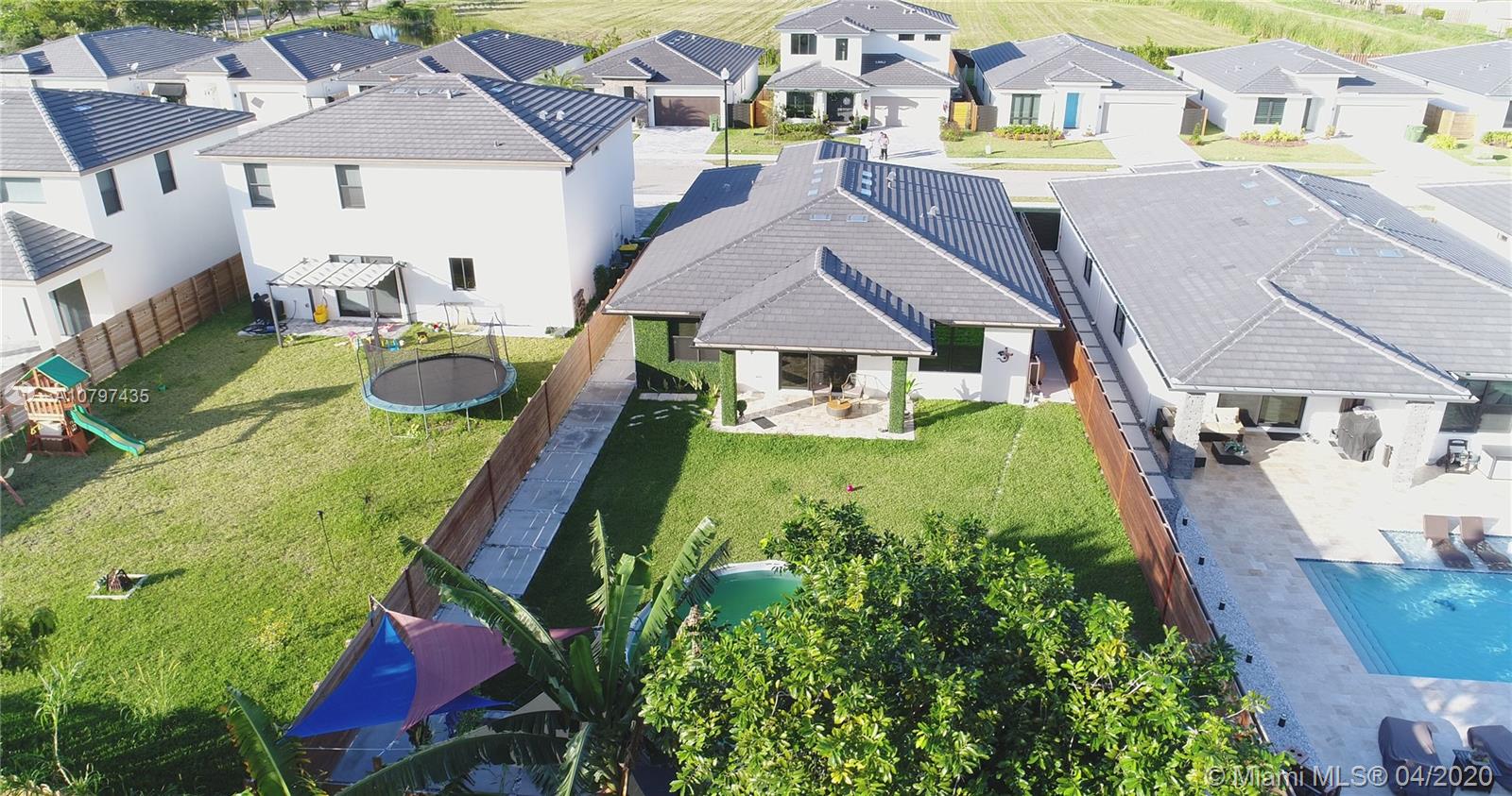 PALM RIDGE GARDENS - Residential