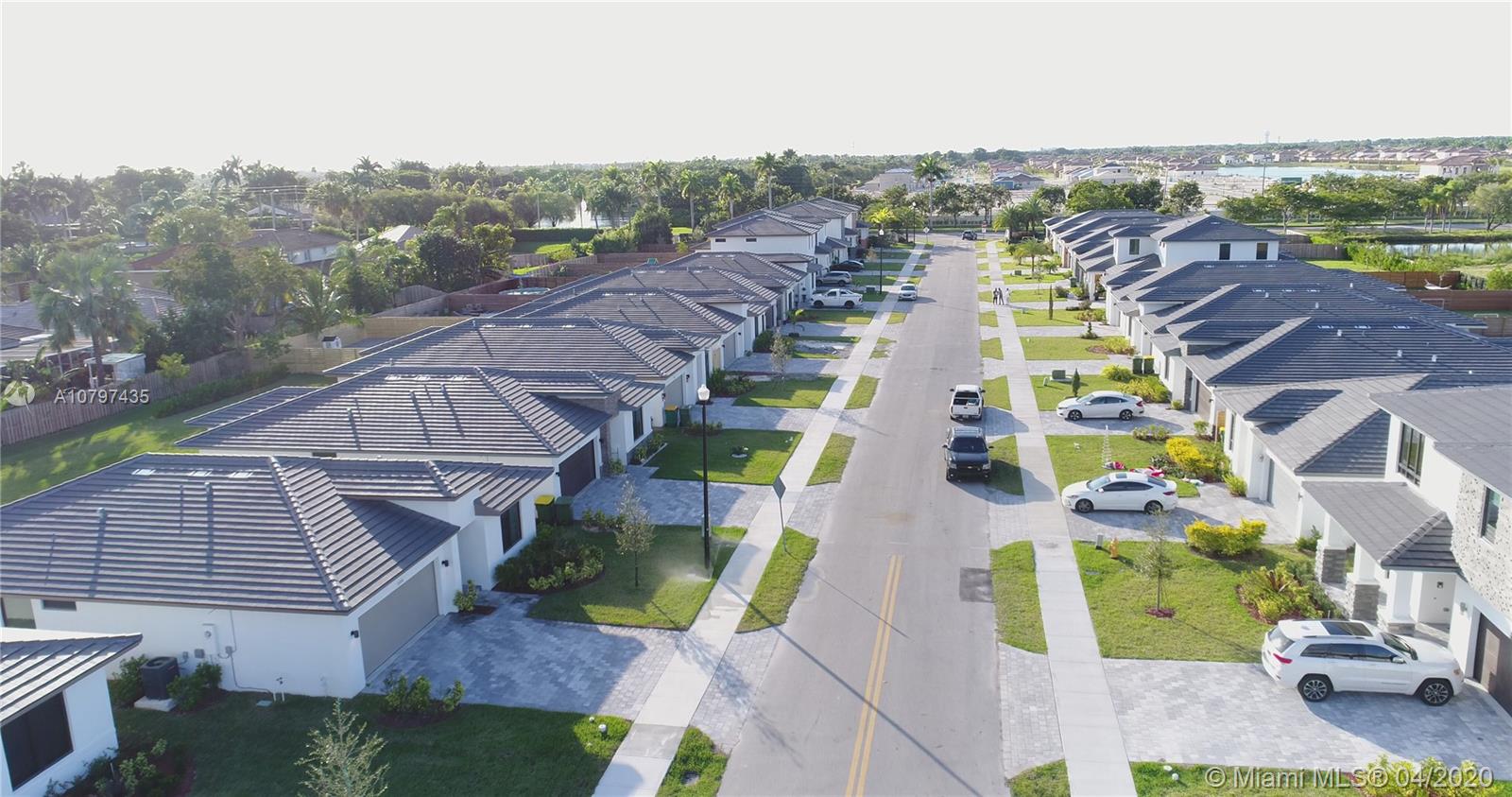 PALM RIDGE GARDENS - Residential