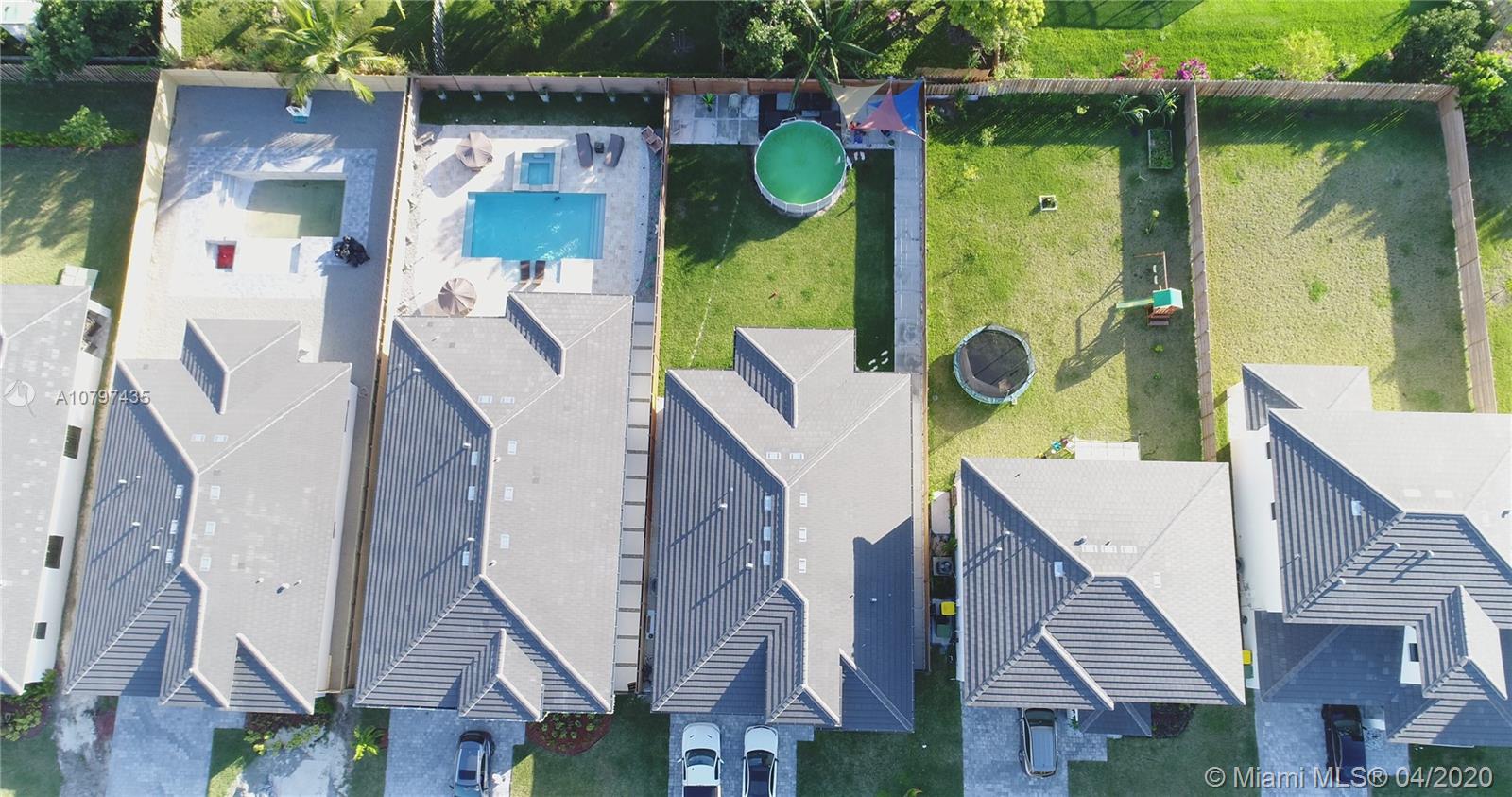 PALM RIDGE GARDENS - Residential
