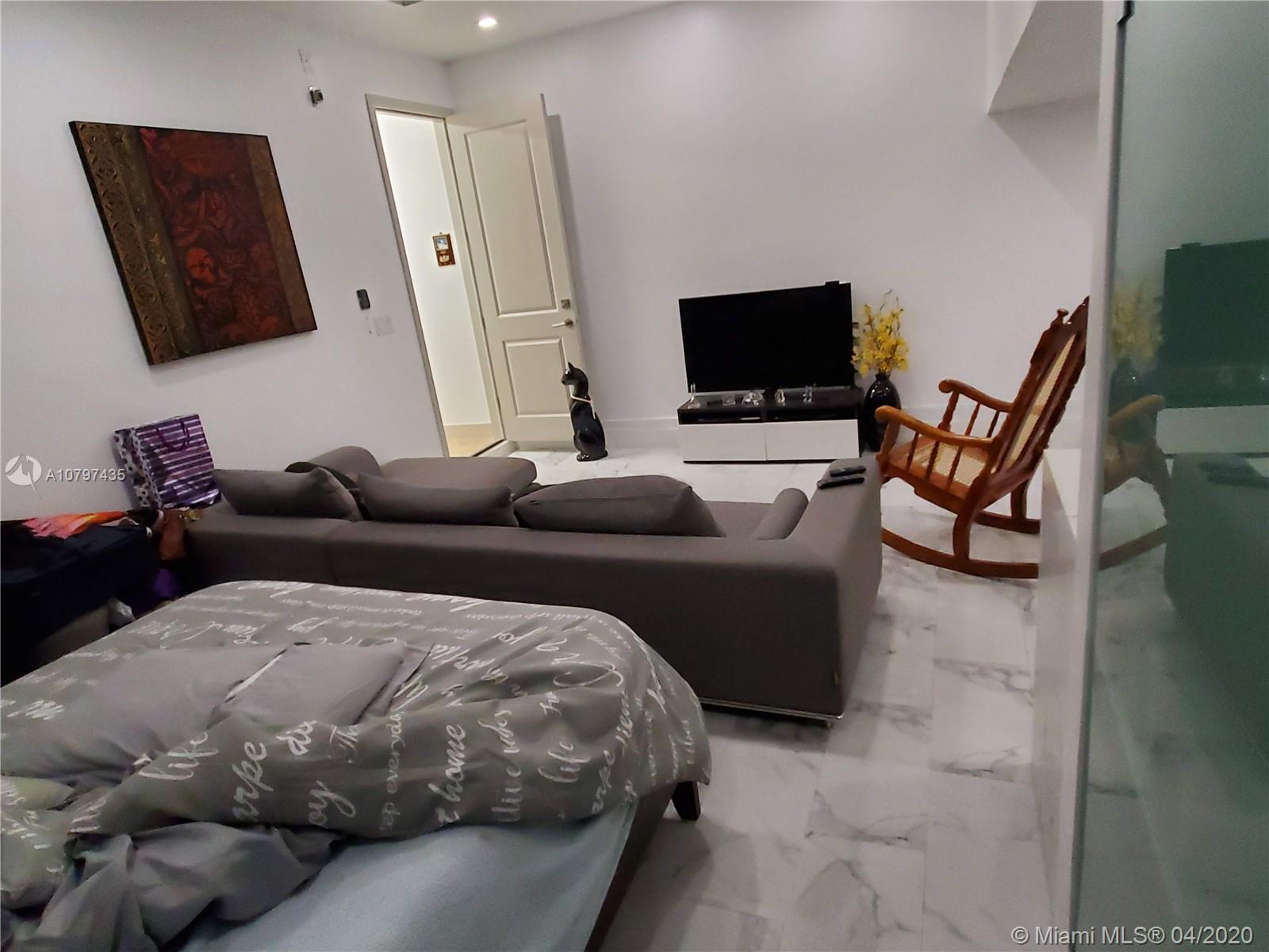 PALM RIDGE GARDENS - Residential