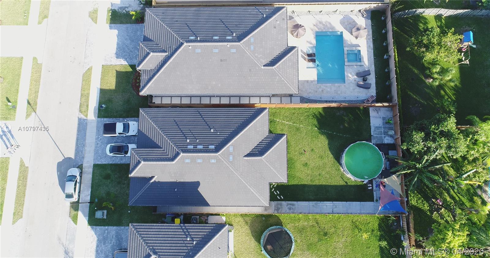 PALM RIDGE GARDENS - Residential