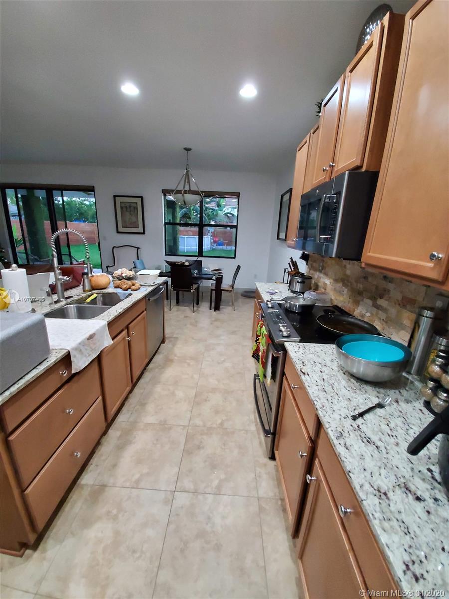 PALM RIDGE GARDENS - Residential