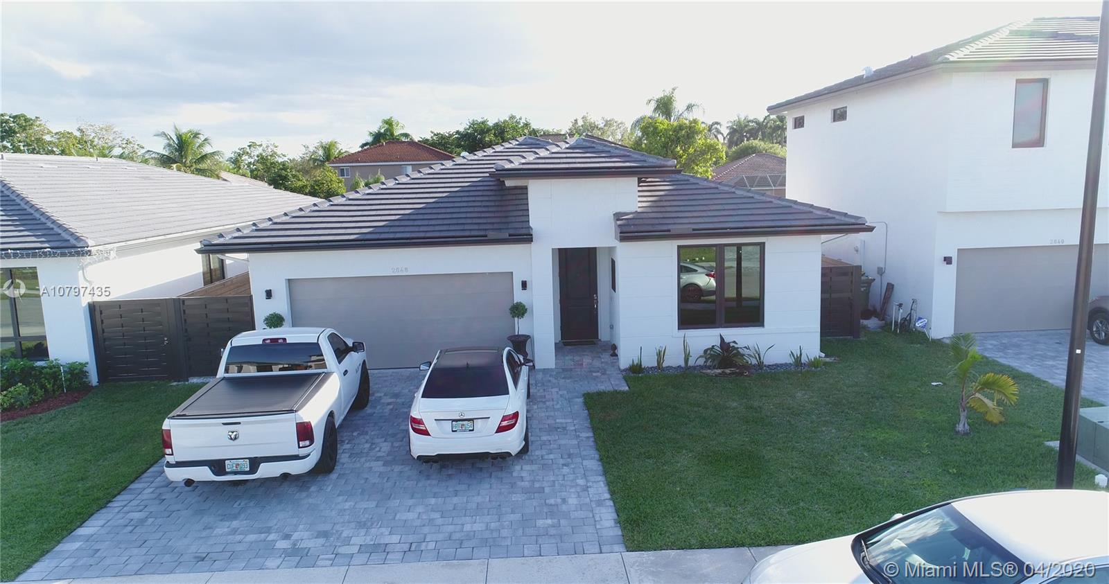 PALM RIDGE GARDENS - Residential