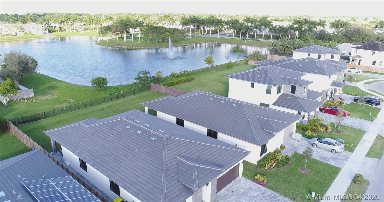 PALM RIDGE GARDENS - Residential