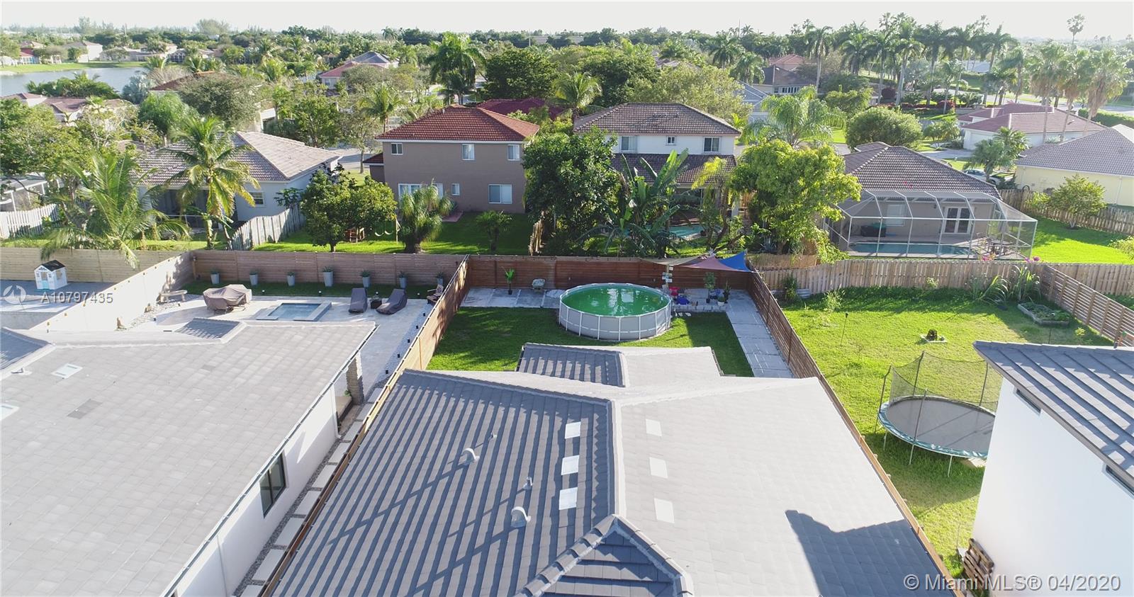PALM RIDGE GARDENS - Residential