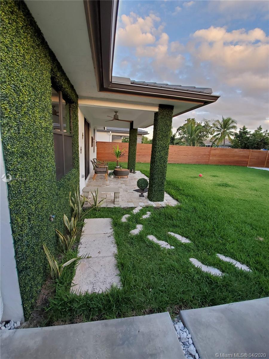 PALM RIDGE GARDENS - Residential