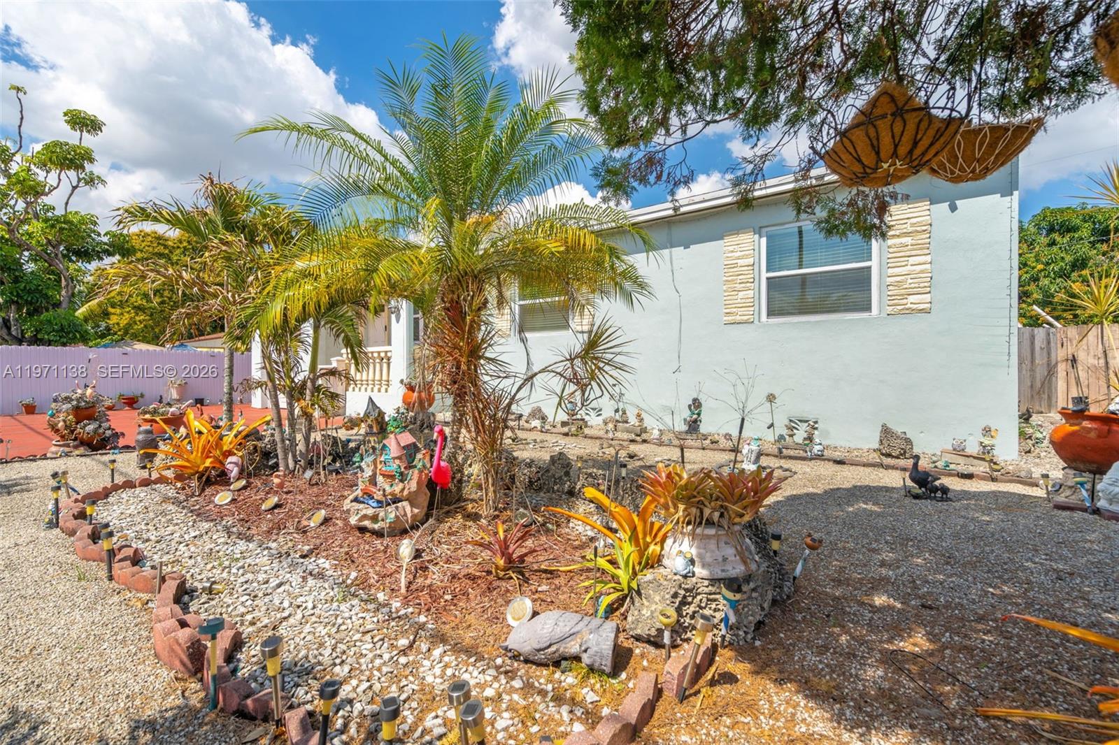 HIGHVIEW GARDENS - Residential