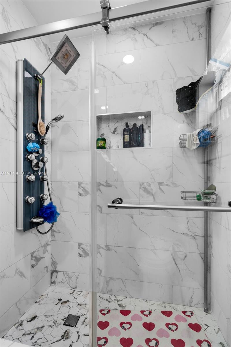 HIGHVIEW GARDENS - Residential