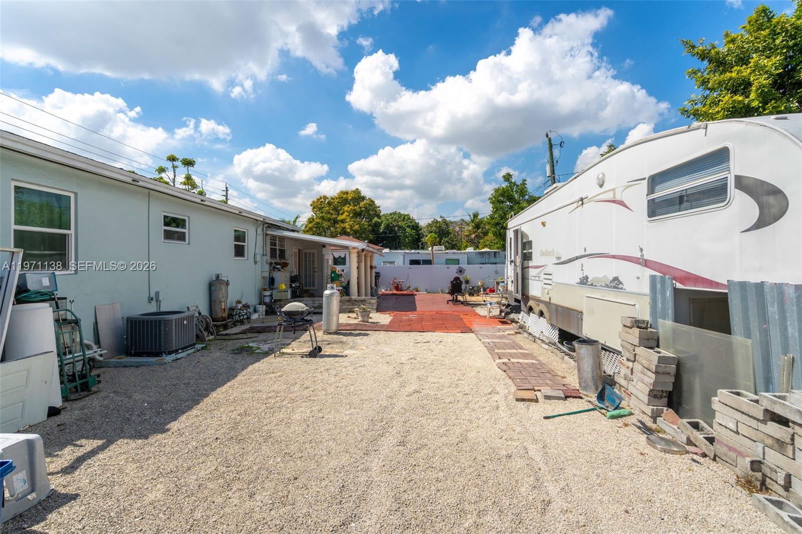 HIGHVIEW GARDENS - Residential