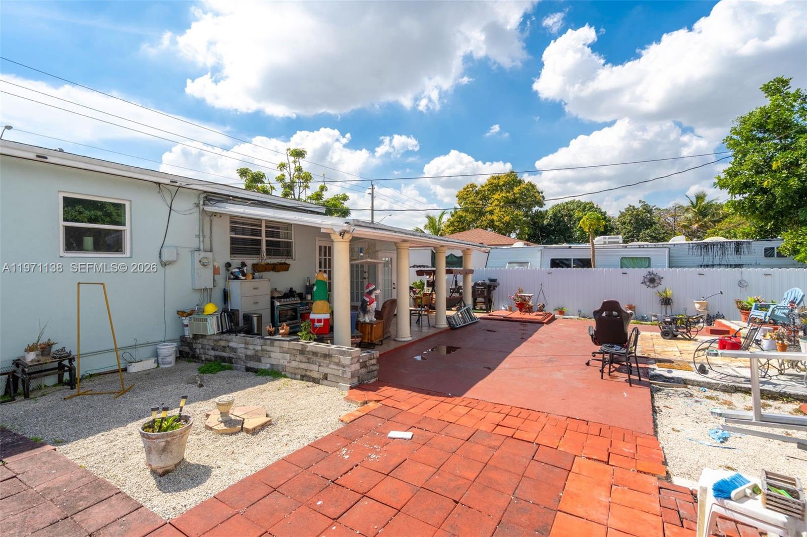 HIGHVIEW GARDENS - Residential