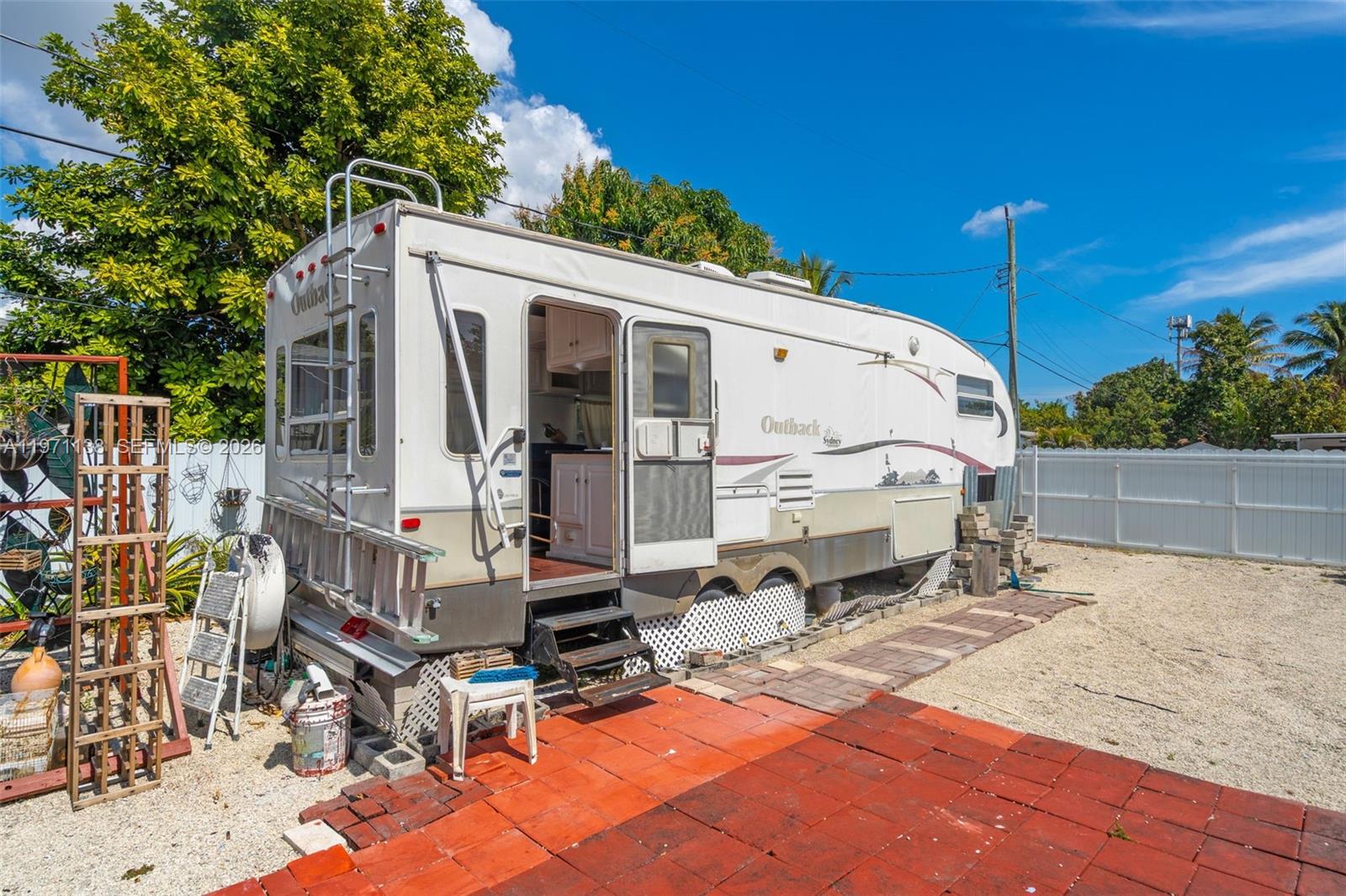 HIGHVIEW GARDENS - Residential