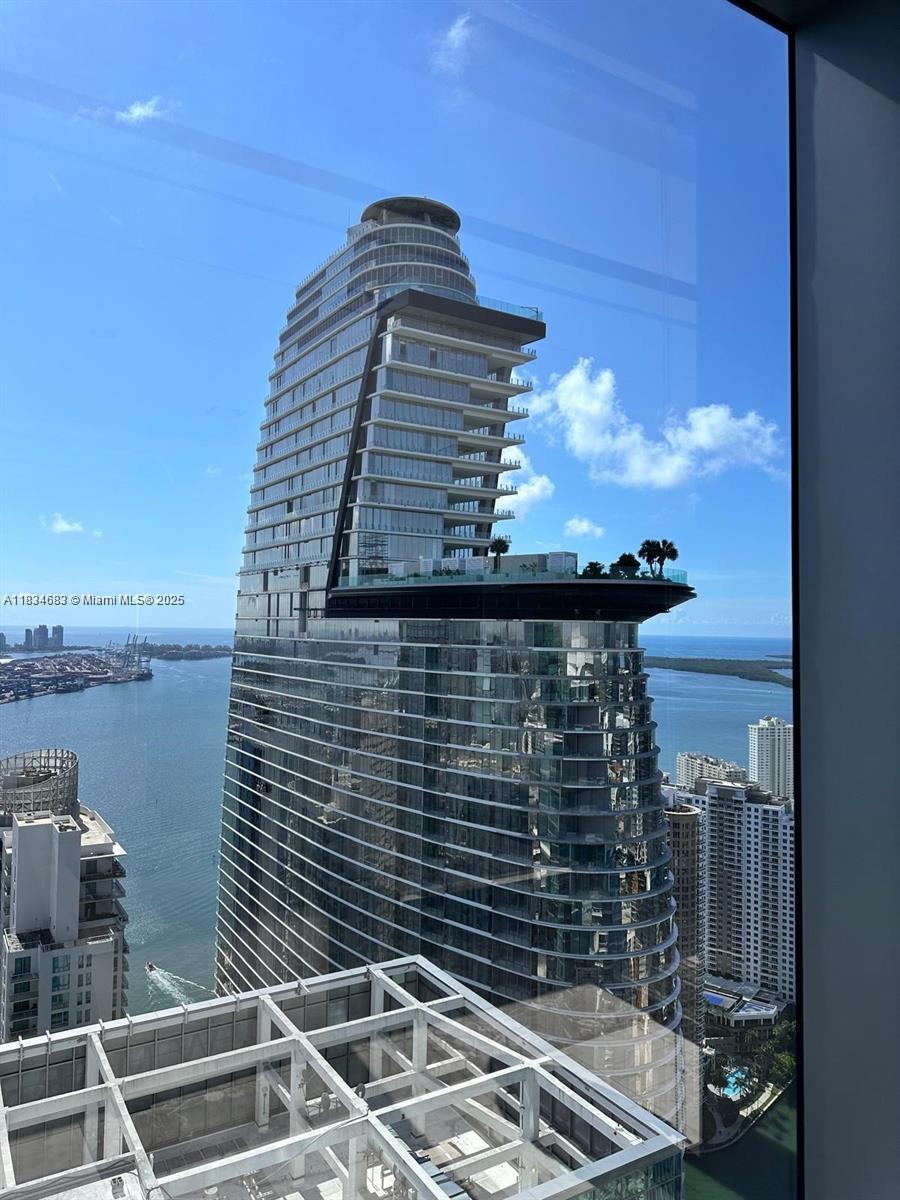 300 Biscayne Boulevard 2709W