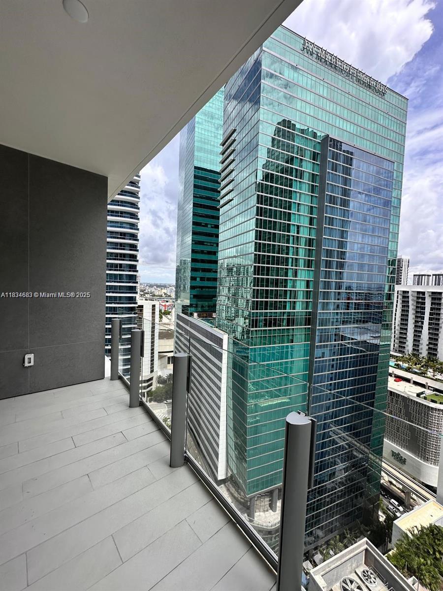 300 Biscayne Boulevard 2709W