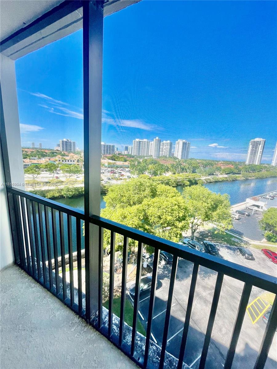 3475 N Country Club Dr 816