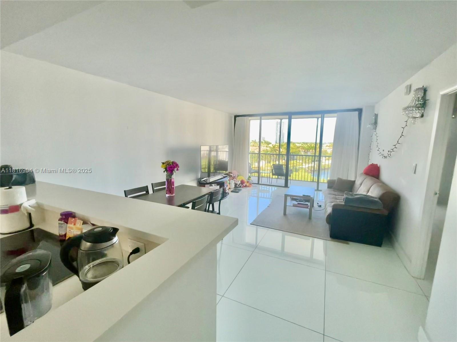 3475 N Country Club Dr 816