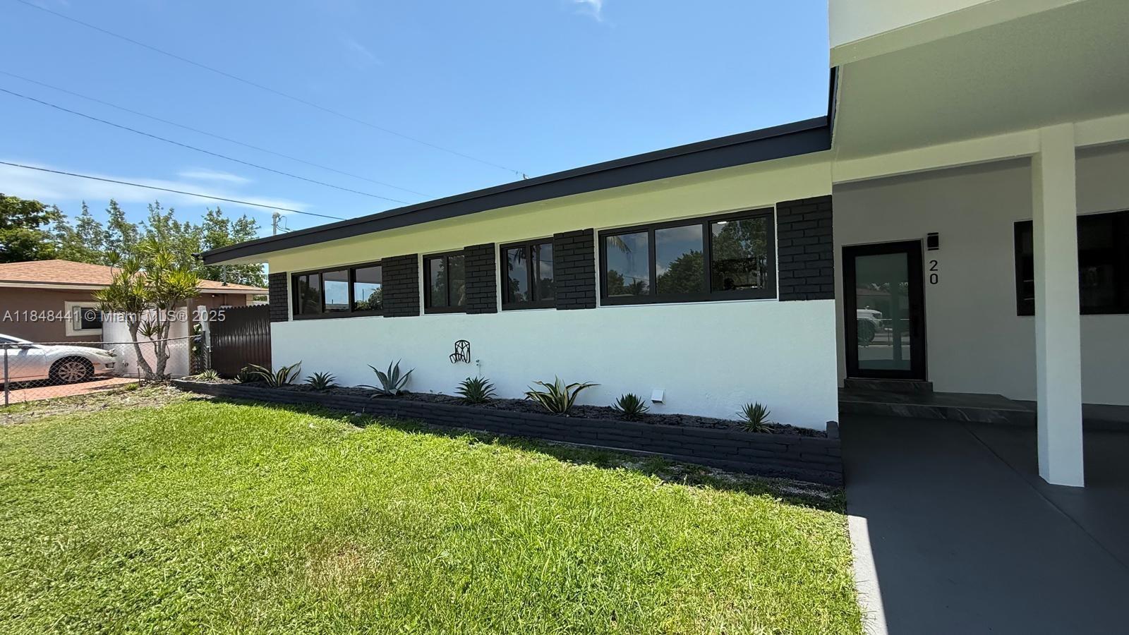 20 NW 197th St