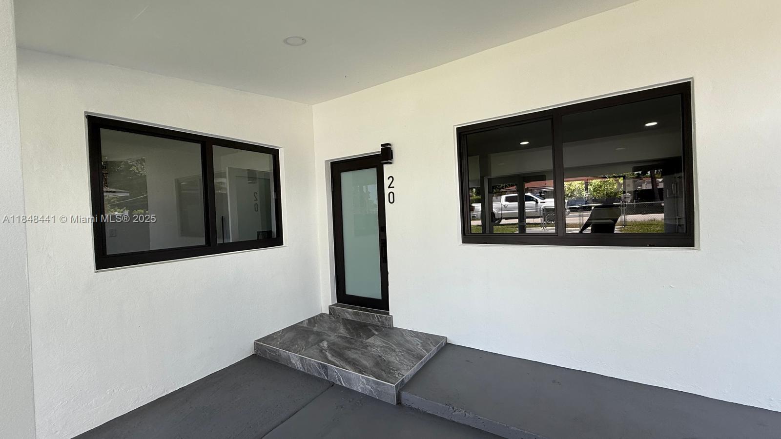 20 NW 197th St