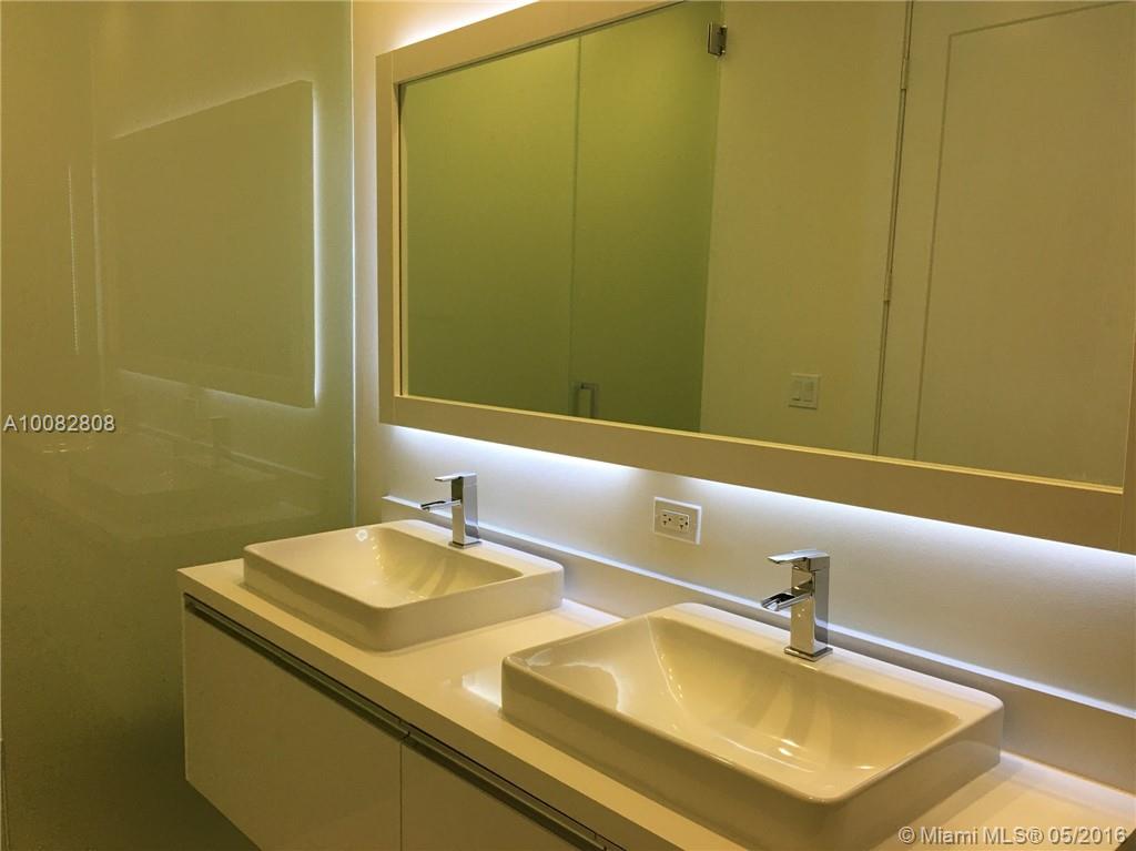 LANDMARK - Residential Lease