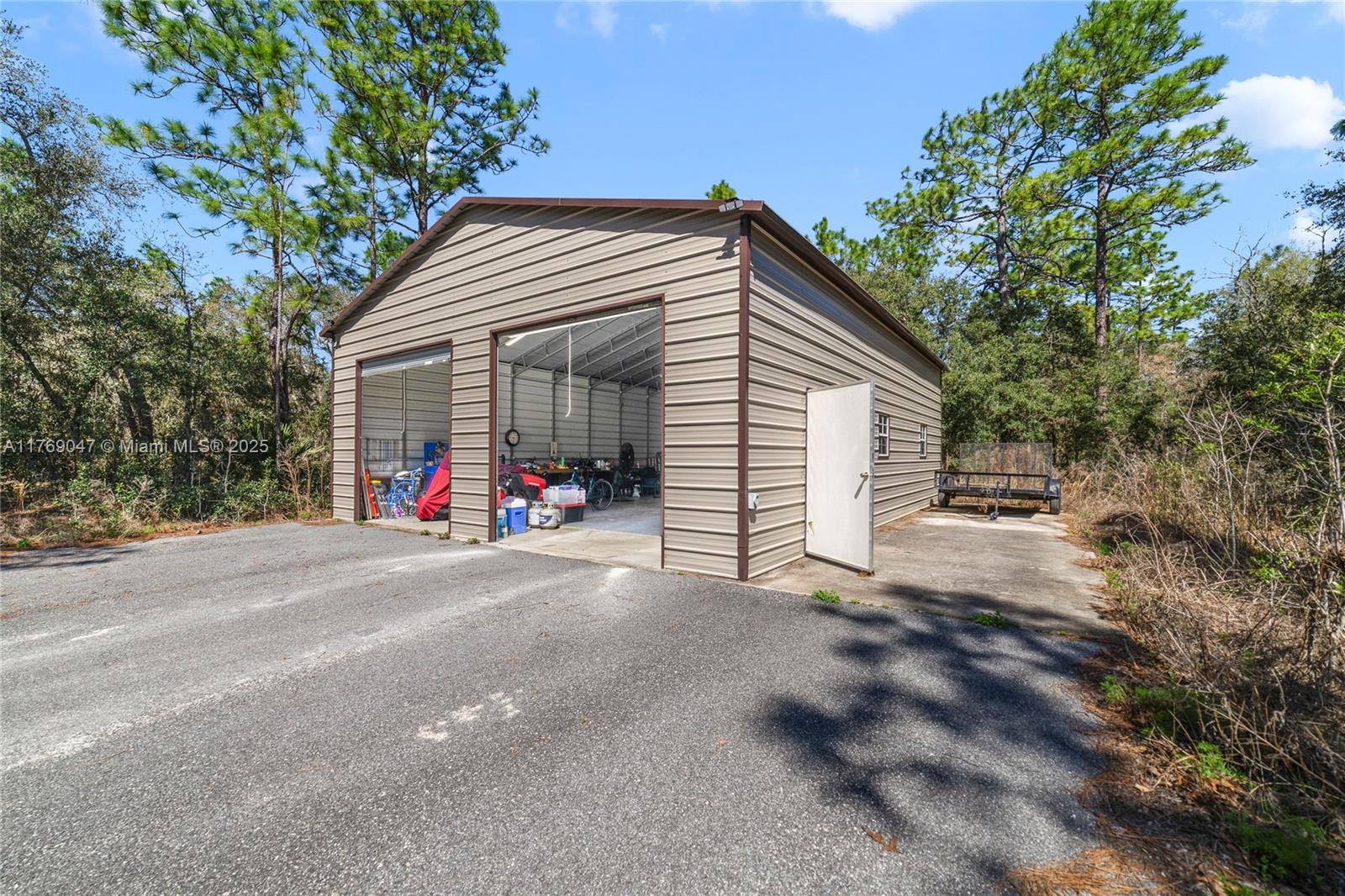 ROLLING HILLS - Residential