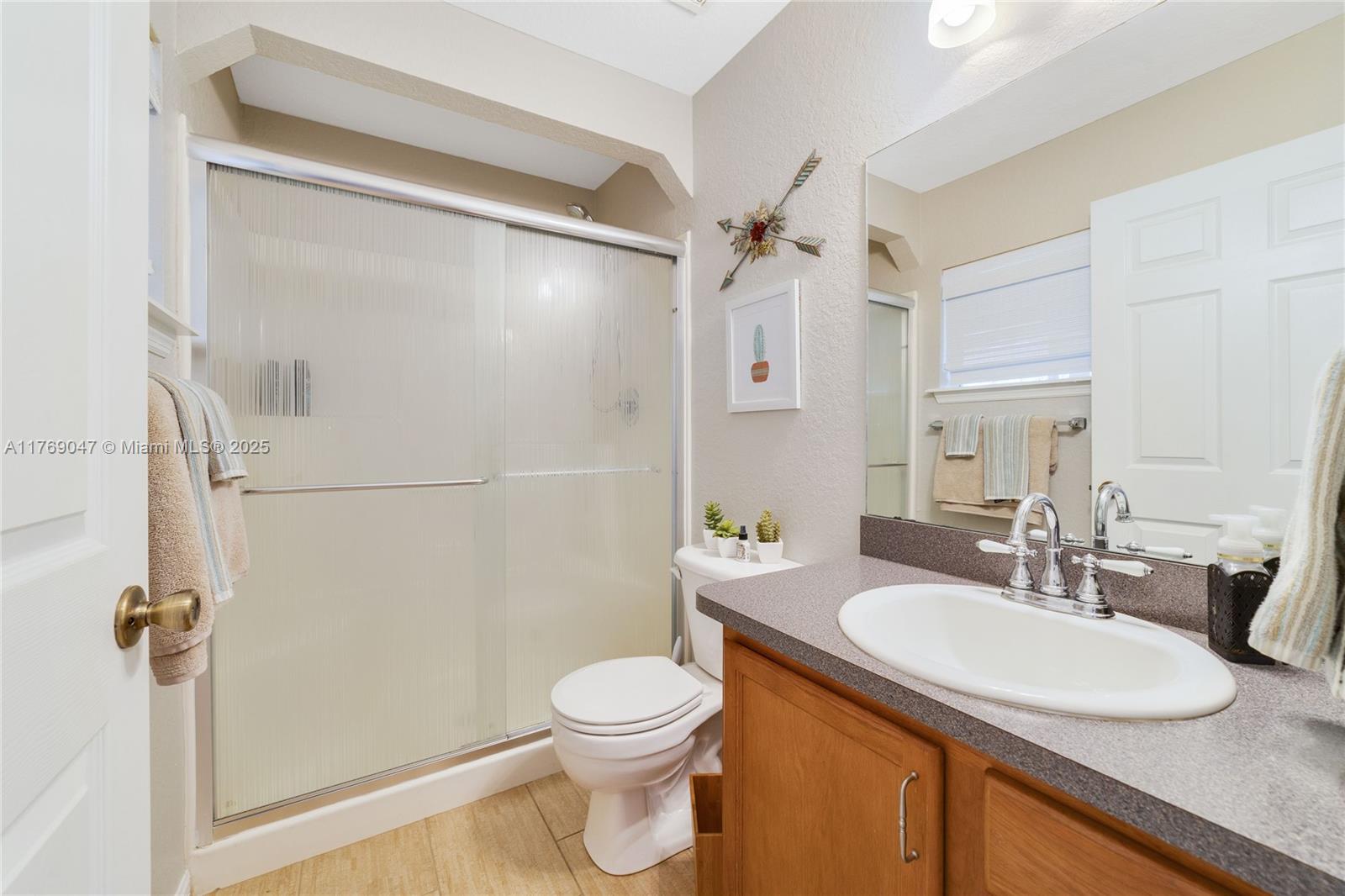 ROLLING HILLS - Residential