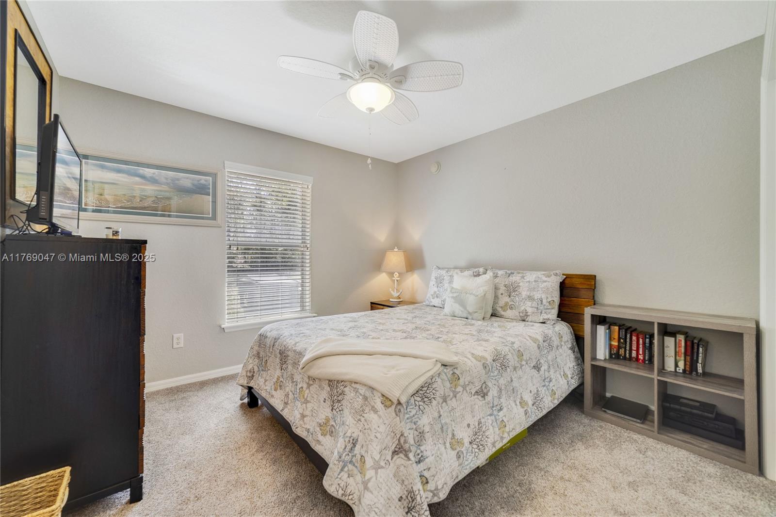 ROLLING HILLS - Residential