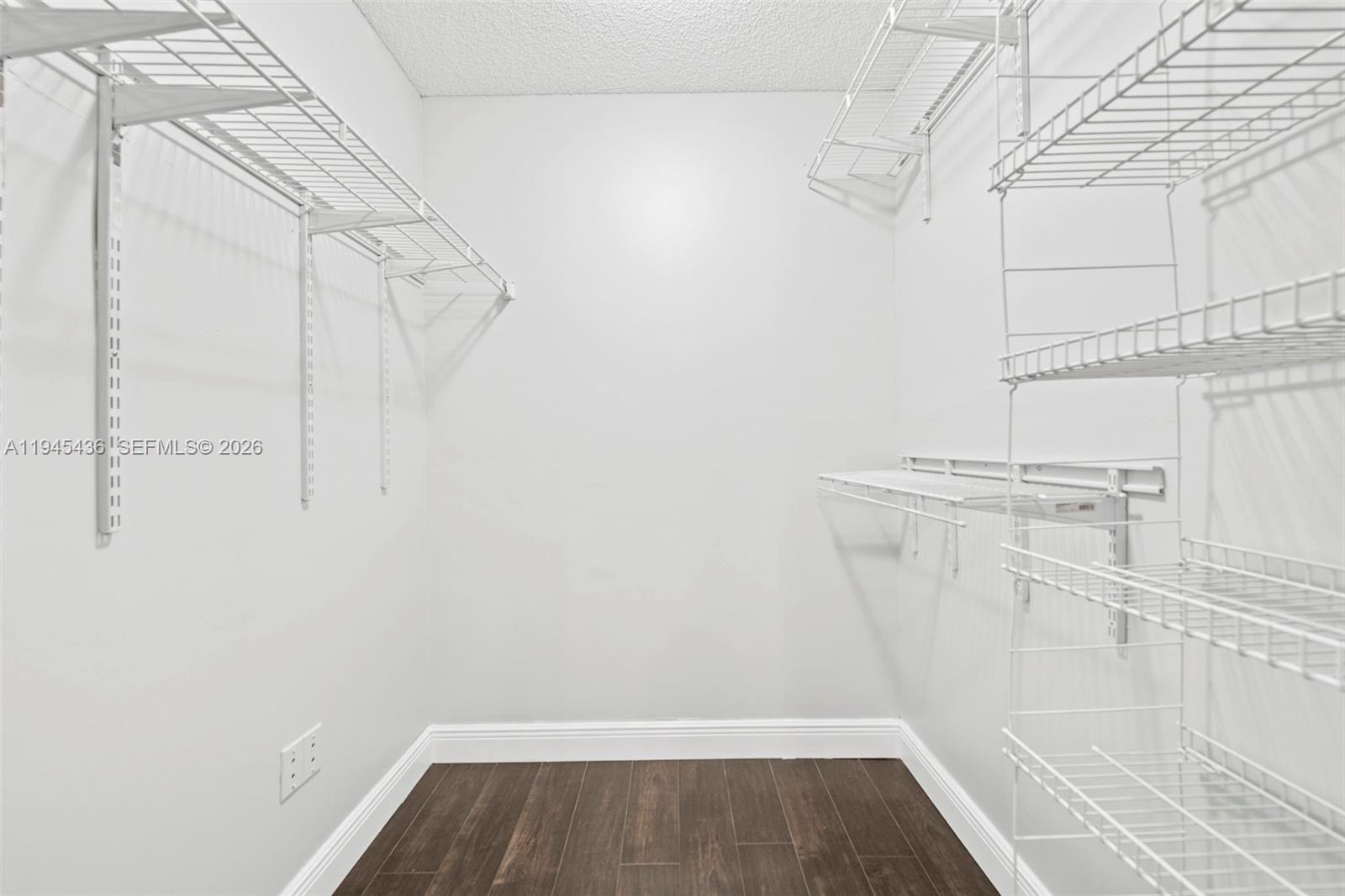 WEST GLEN MANOR - Residential