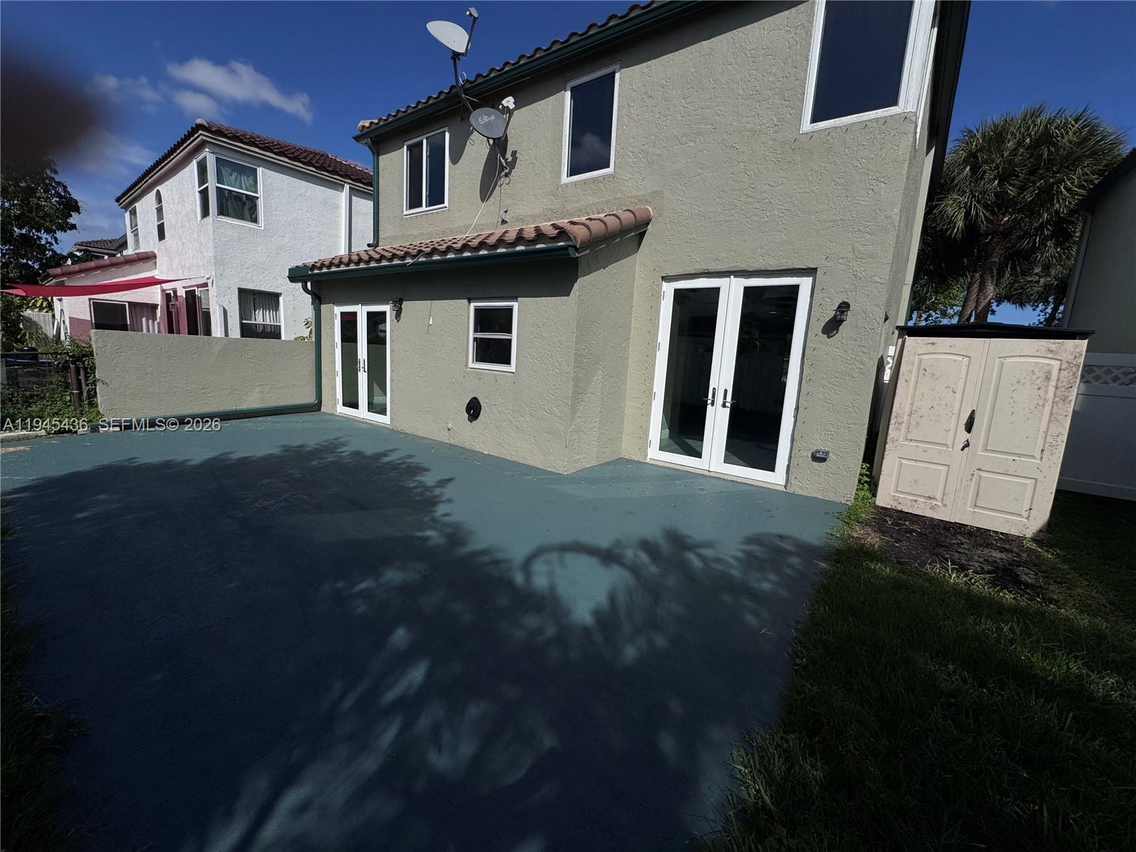 WEST GLEN MANOR - Residential