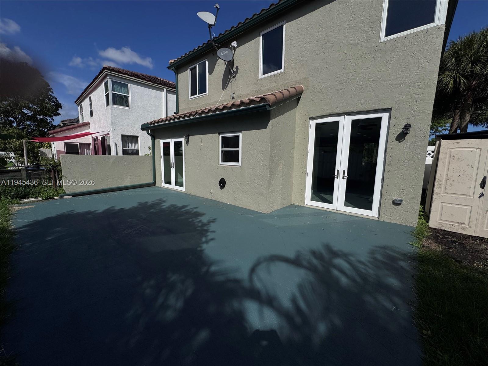 WEST GLEN MANOR - Residential