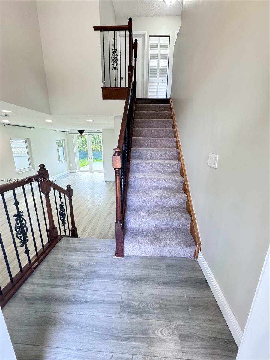 WEST GLEN MANOR - Residential