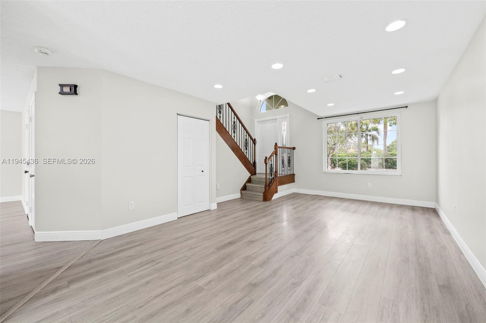 WEST GLEN MANOR - Residential