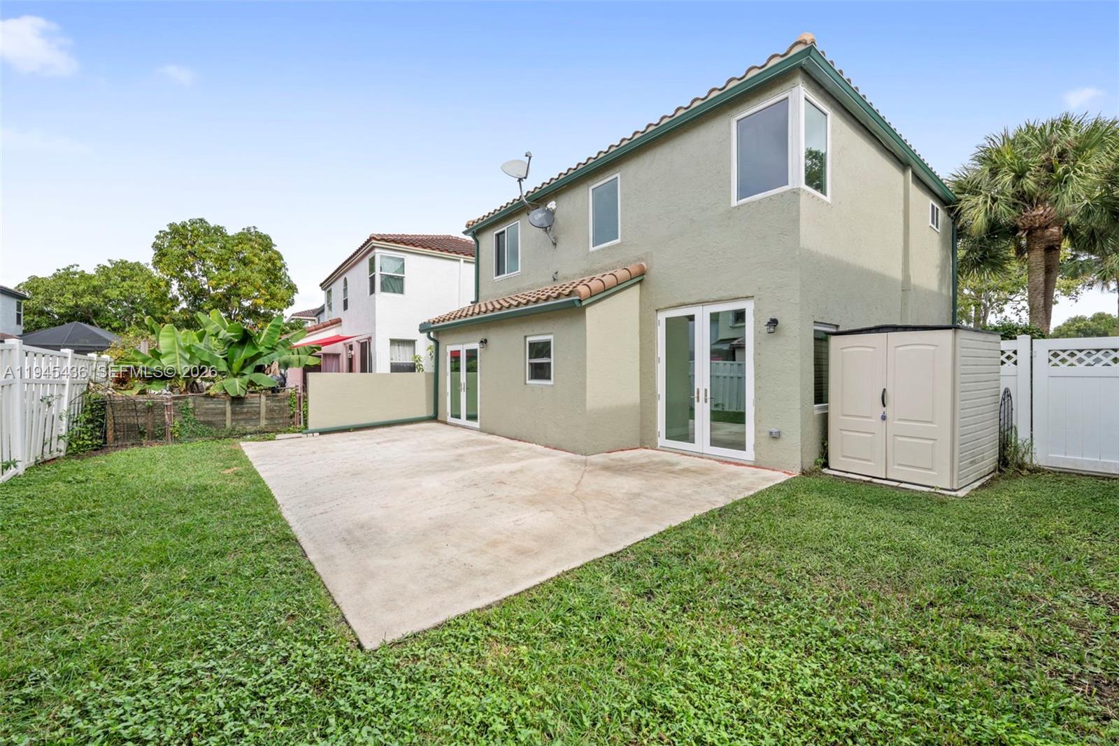 WEST GLEN MANOR - Residential