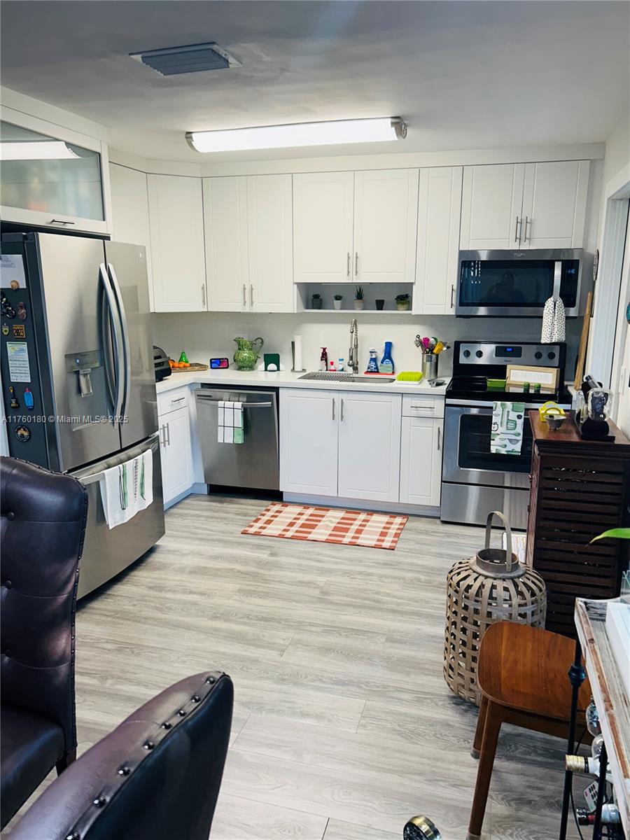 3083 NE 5th Ter