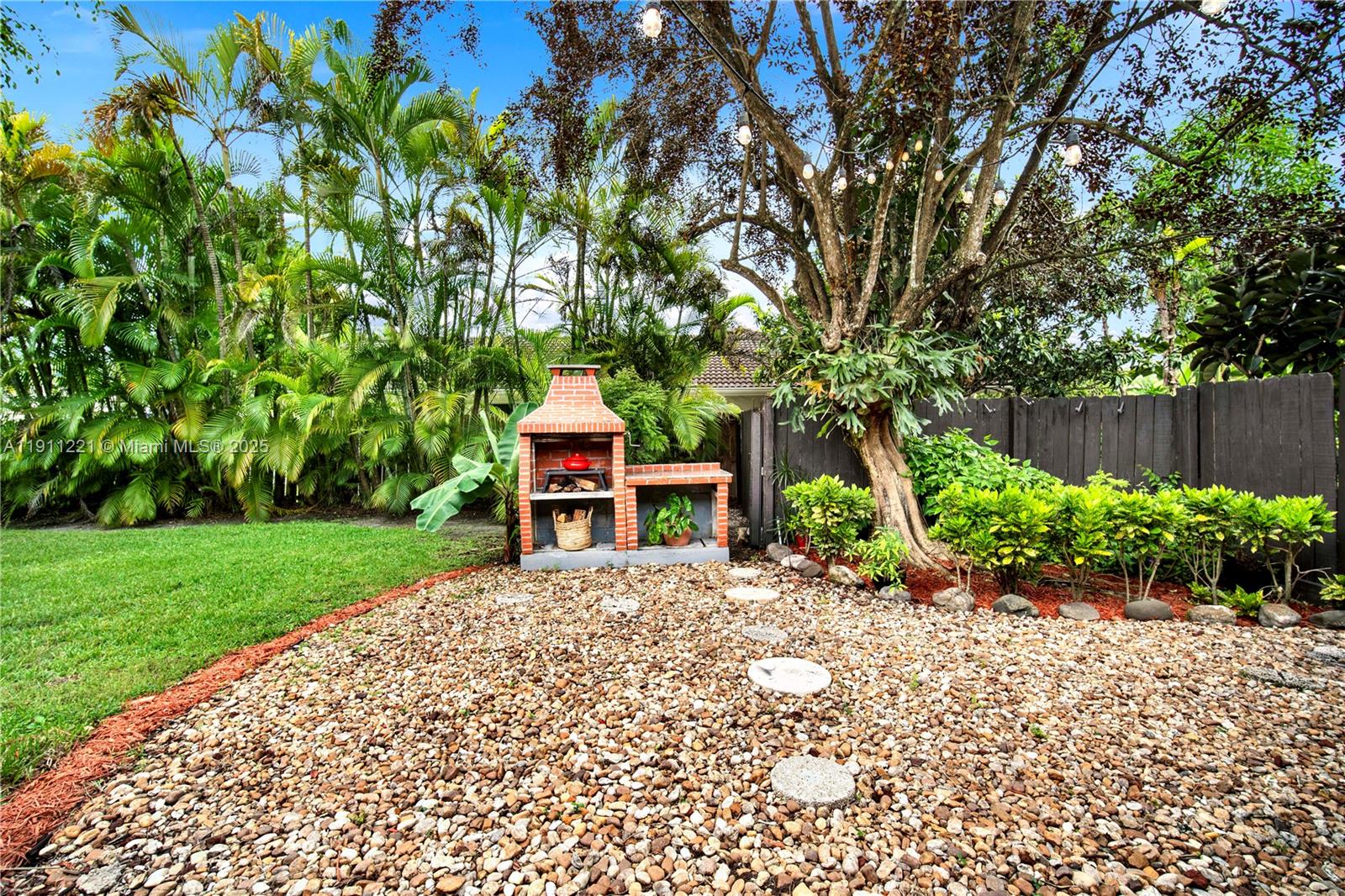 MARY ANN ESTATES 1ST ADDN - Residential