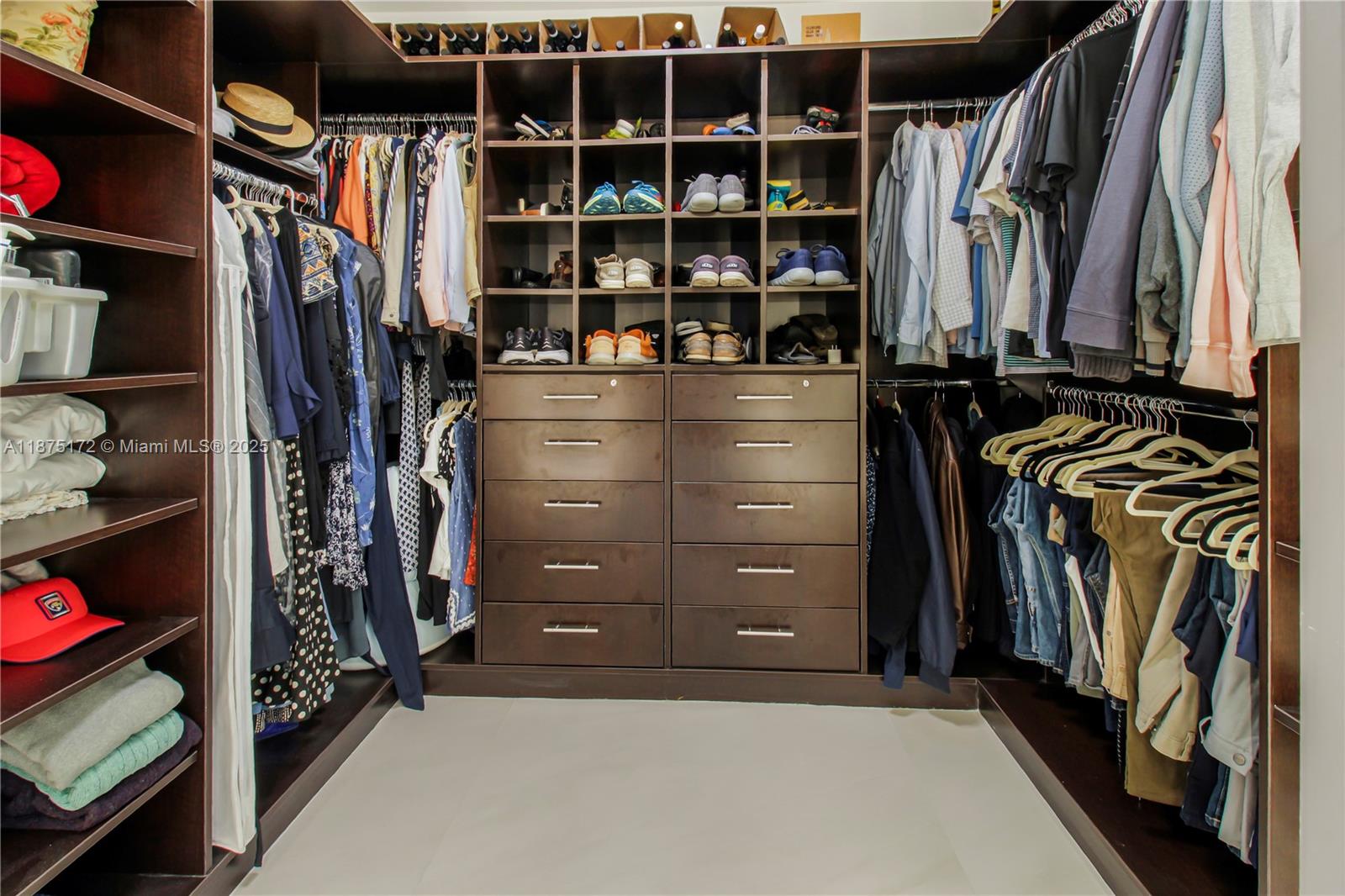 THE PENINSULA II CONDO - Residential